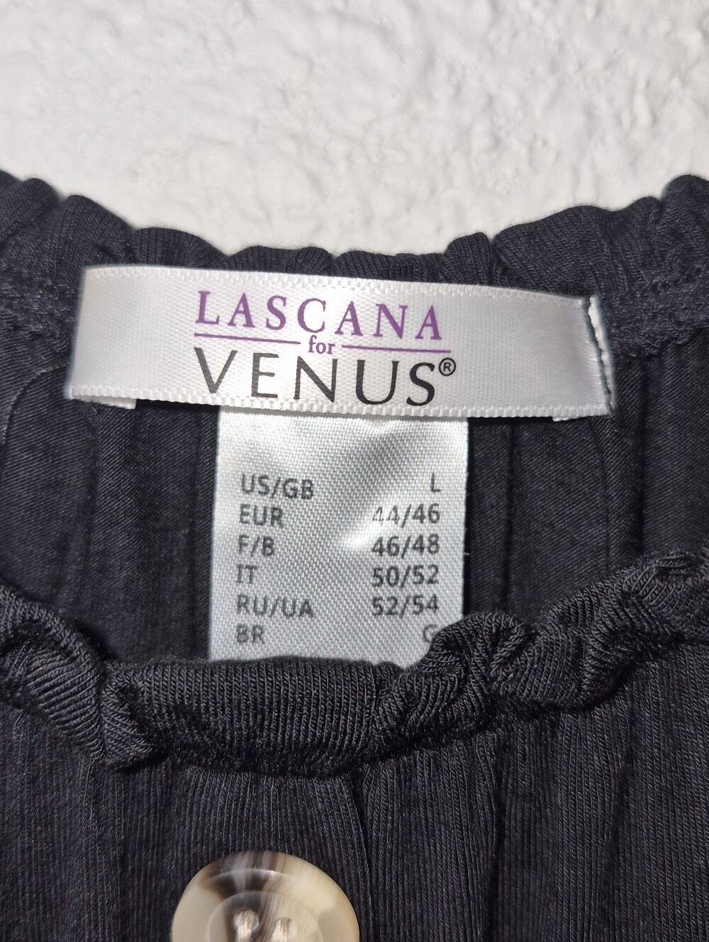 VENUS Black Button-Front Puff Sleeve Top - Picture 2 of 6